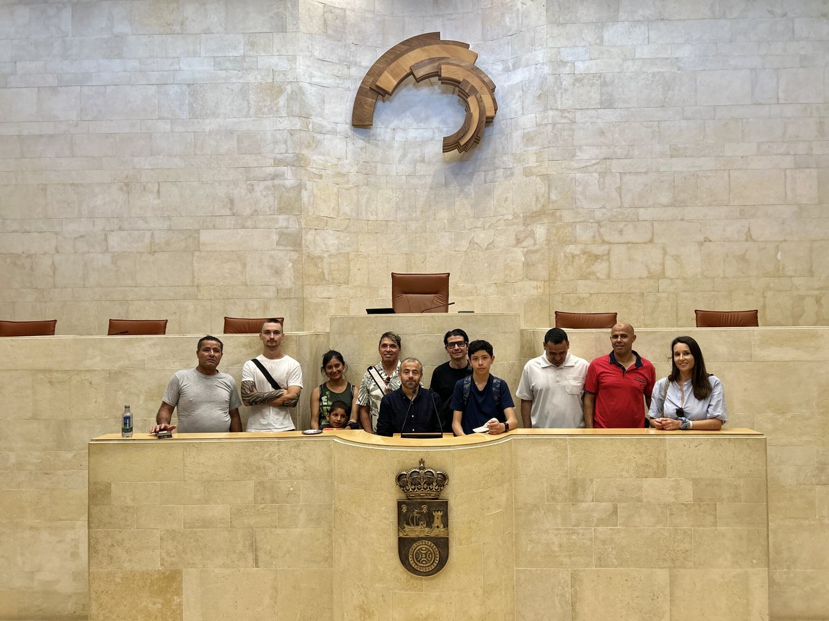 🎗️Una decena de personas, integradas en el Programa de Refugiados de Cruz Roja, han visitado esta mañana el Parlamento.
<a href="/CruzRojaEsp/">Cruz Roja Española</a> #cantabria #santander

📎parlamento-cantabria.es/publicaciones/…