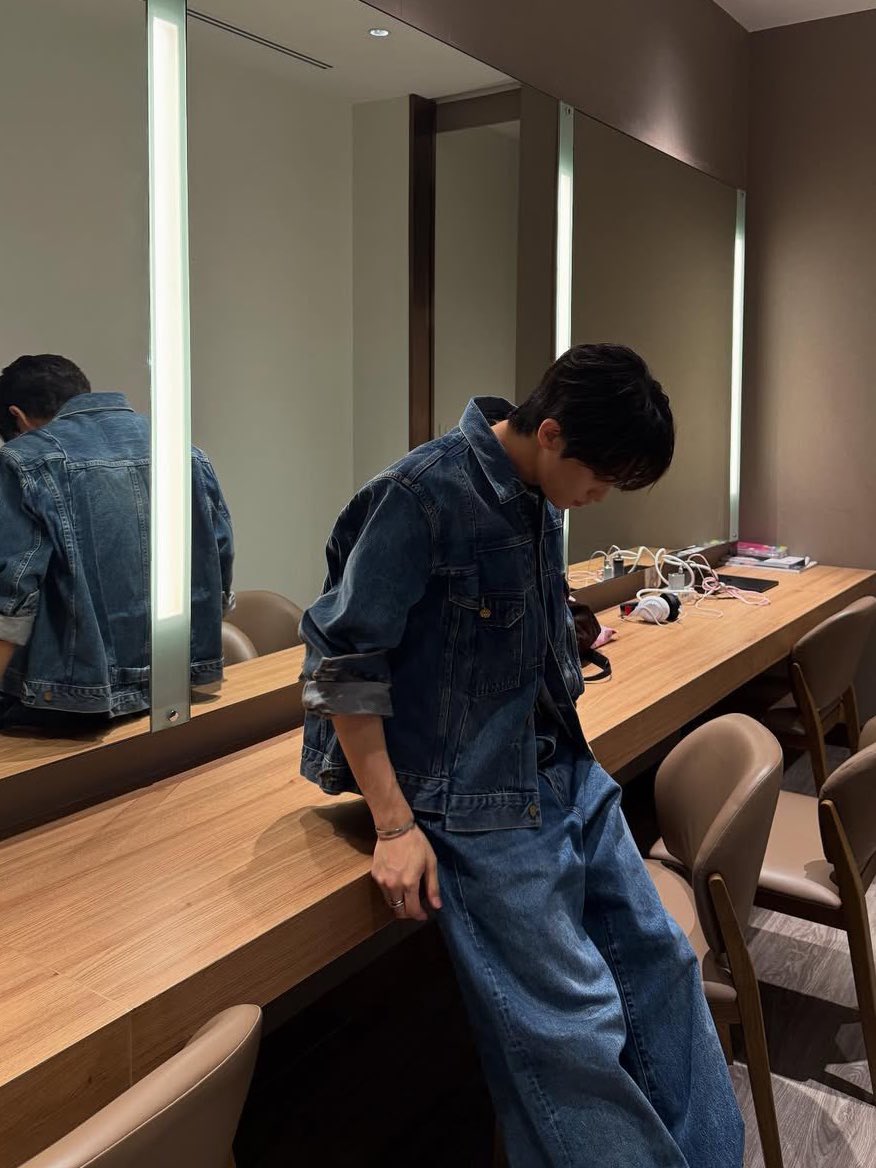 sebenernya itu ada akunya ges gak berdua doang 🙏🏻