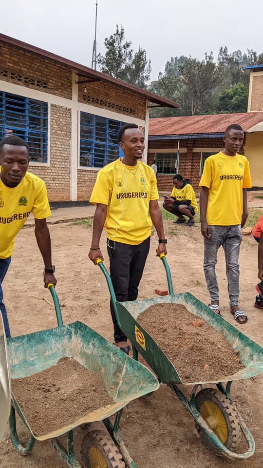 Wikliff_'s tweet image. Nk'urubyiruko Turajwe inshinga no kubaka @Igihugu🇷🇼