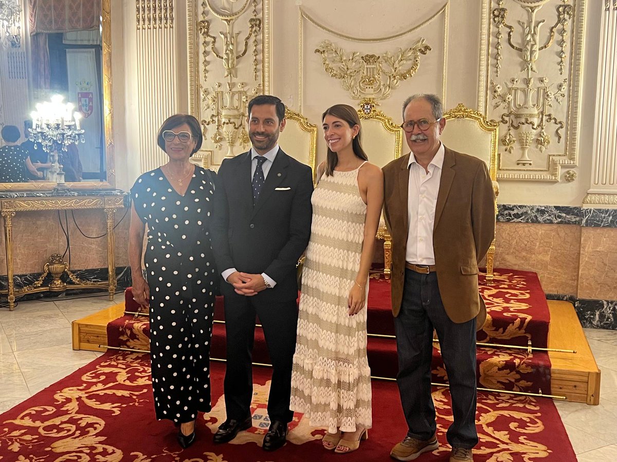 Desde la Autoridad Portuaria de Ceuta queremos felicitar a nuestro compañero Rafael Martínez-Peñalver Mateos que, esta misma mañana, se ha convertido en el Consejero de Urbanismo y Transporte de la Ciudad Autónoma de Ceuta. 
¡Mucha suerte en tu nueva etapa, te deseamos lo mejor!