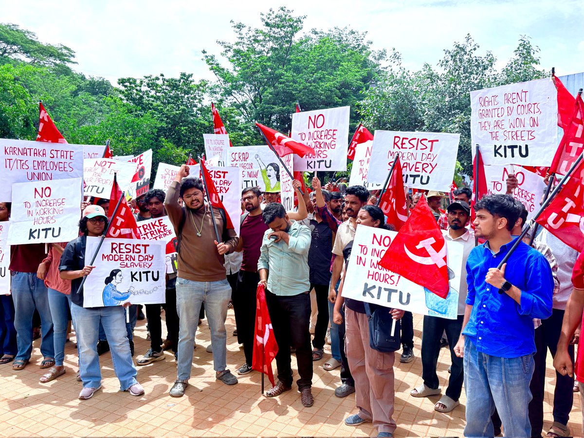 kitu_hq's tweet image. IT employees protest in Bangalore in support of the General Strike under the banner of the Karnataka State IT/ITeS Employees Union (KITU).
#GeneralStrike Resist #12hrWorkDay
Scrap the Labour Codes Now !
No to Increase in Working Hours !