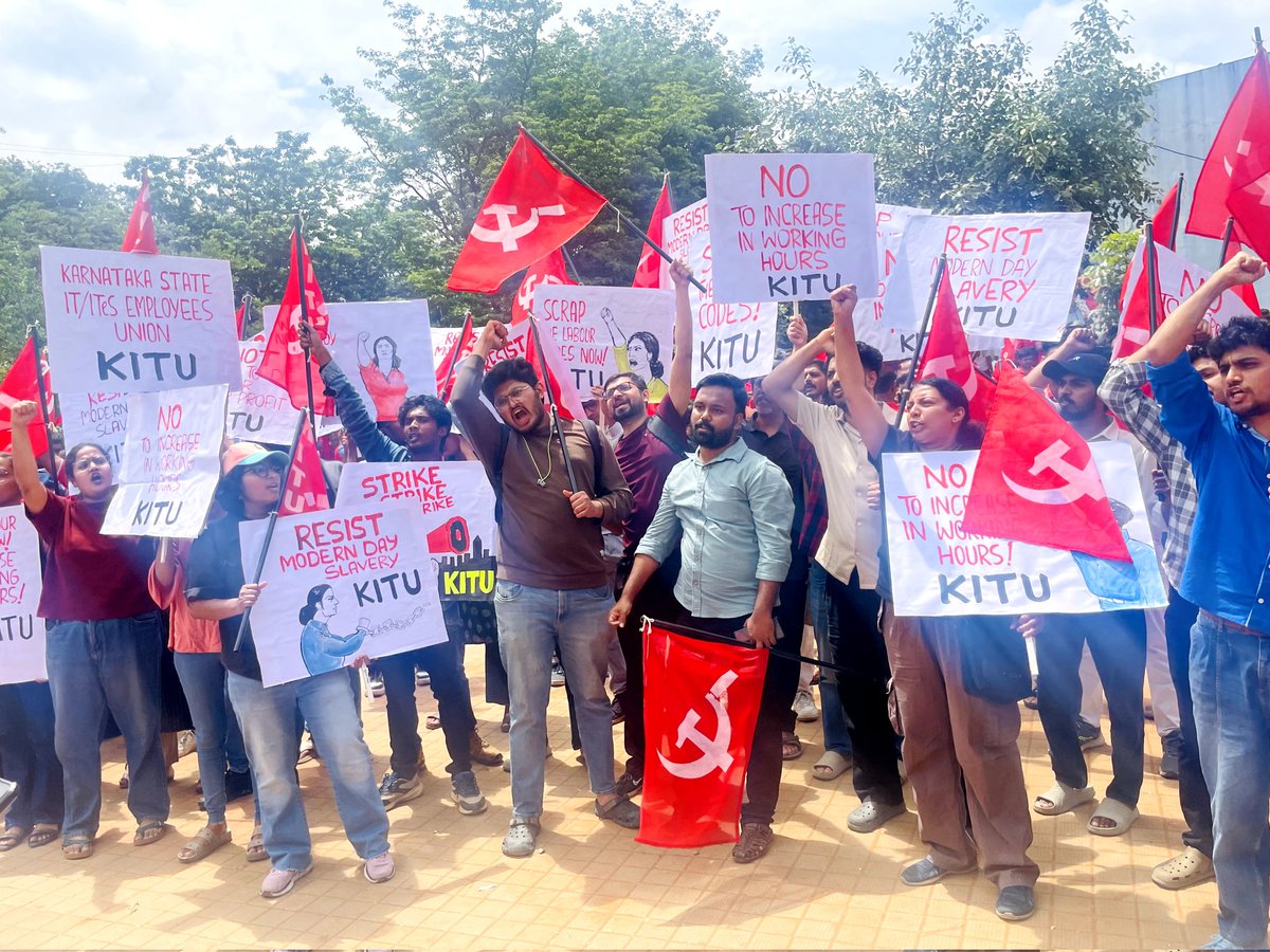 kitu_hq's tweet image. IT employees protest in Bangalore in support of the General Strike under the banner of the Karnataka State IT/ITeS Employees Union (KITU).
#GeneralStrike Resist #12hrWorkDay
Scrap the Labour Codes Now !
No to Increase in Working Hours !