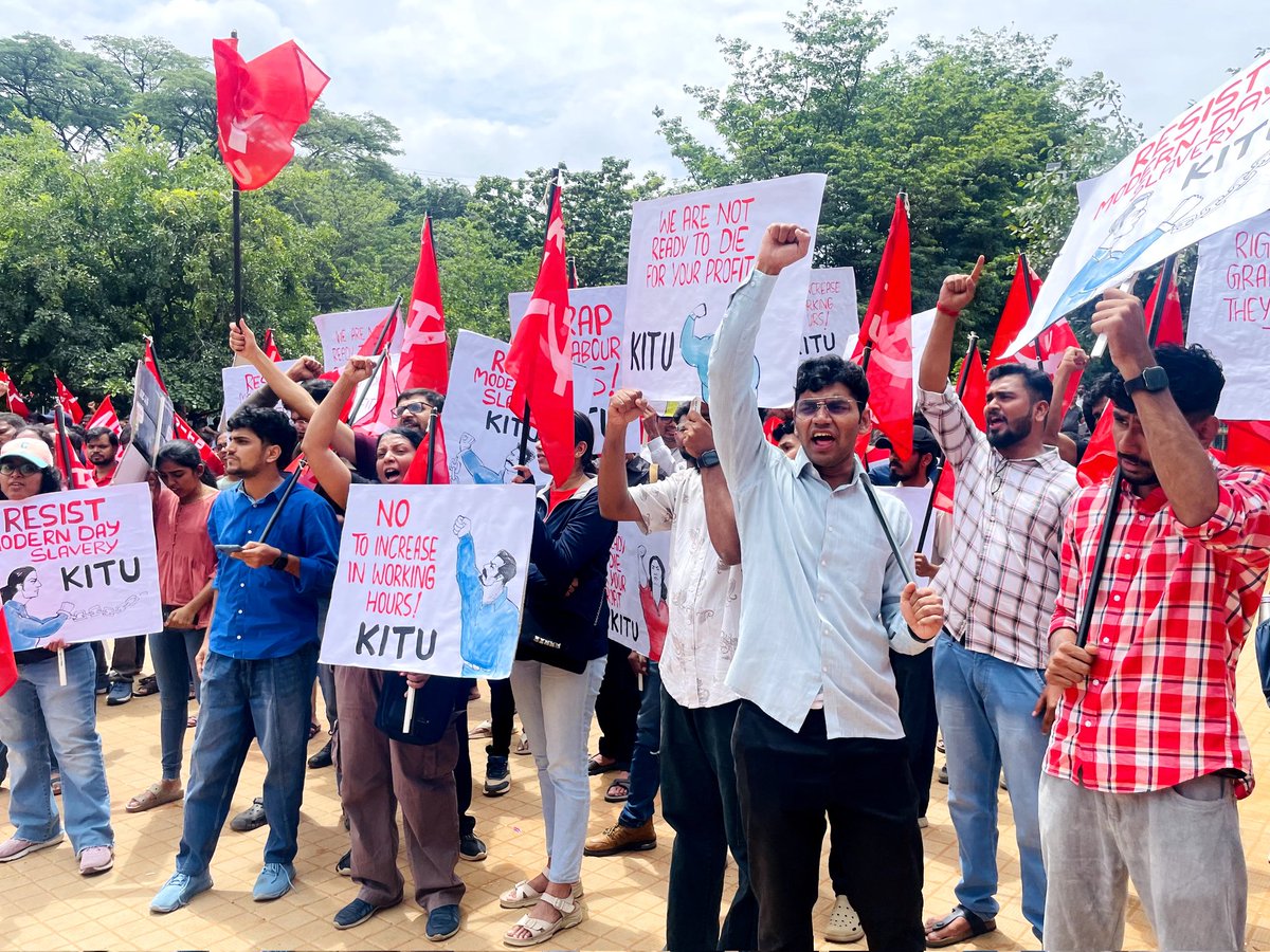 kitu_hq's tweet image. IT employees protest in Bangalore in support of the General Strike under the banner of the Karnataka State IT/ITeS Employees Union (KITU).
#GeneralStrike Resist #12hrWorkDay
Scrap the Labour Codes Now !
No to Increase in Working Hours !