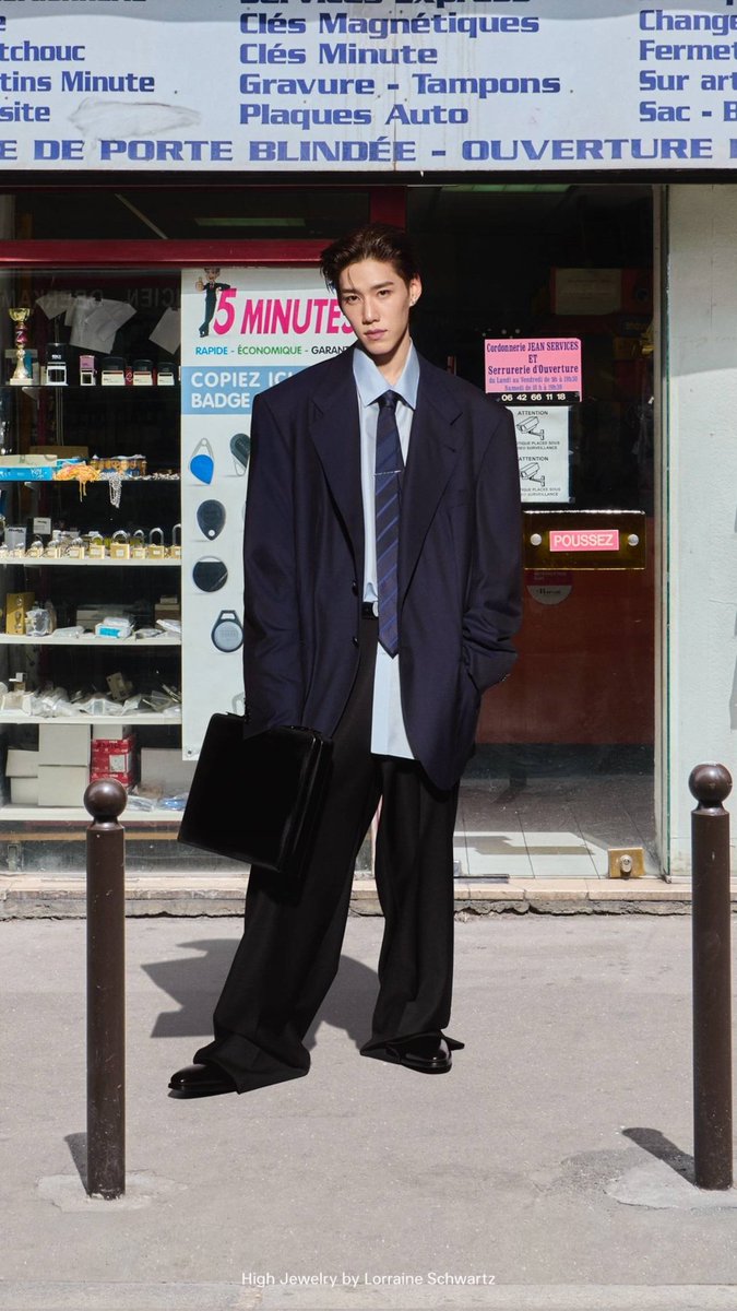 Not just attending — redefining. PP Krit elevates the entire scene. 💼💜🖤
GBA PP KRIT BALENCIAGA

#Balenciaga54thCouturexPPKRIT