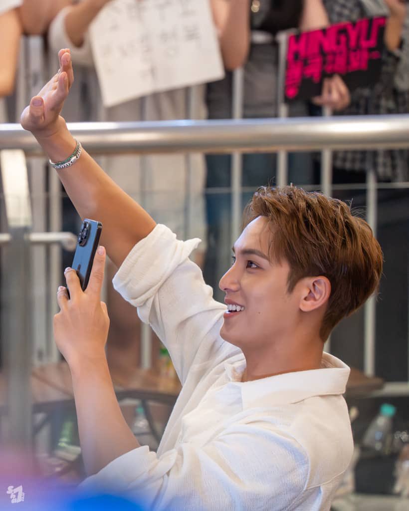 Sha7chill's tweet photo. 050725 | SNICKERS POP-UP EVENT

#MINGYU #MINGYUxSNICKERS #MINGYUinMY #MINGYUinKL https://t.co/bqLYXZBMve