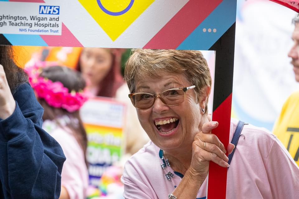 debbiejones111's tweet photo. Only 6 weeks to go until Wigan Pride. WWL working together to make this decade of Wigan Pride truly unforgettable
#WWLEDI @max_mcallister8 @WWLPatientExp @WWLNHS @k_mantron @melaniejaynepi1 @wwl_staffexp https://t.co/aCrCxc9f0W