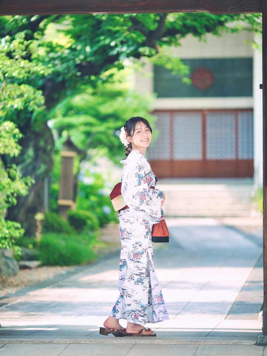 mikiiiiiiigram's tweet photo. "暑い暑い"と言いながら撮る写真も雰囲気あって好き💭🎞
#入谷朝顔祭り #シロクロ撮影会 https://t.co/av2PDEuE2C