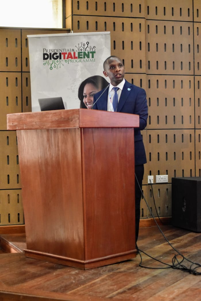 ICTAuthorityKE's tweet photo. An elated moment at the PDTP Cohort IX Huawei Training &amp; Certification Ceremony at @uonbi with @ICTAuthorityKE &amp; @HuaweiKenya!
#Beyondtech
#DigitalSkills 
#PDTP
#YouthEmpowerment https://t.co/lyR3sJCRUw