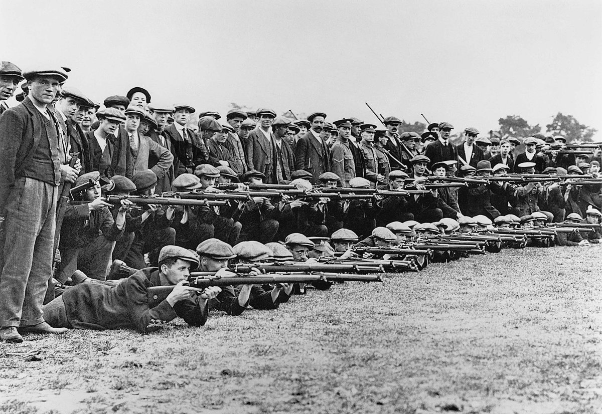 AndrewRawson11's tweet image. At the start of the WW1. Field Marshal Kitchener said 'Your Country Needs You'. He should have added in the armed forces and the munitions factories because the New Armies had few weapons and no uniforms for months. The problem culminated with the shell crisis in May 1915.
