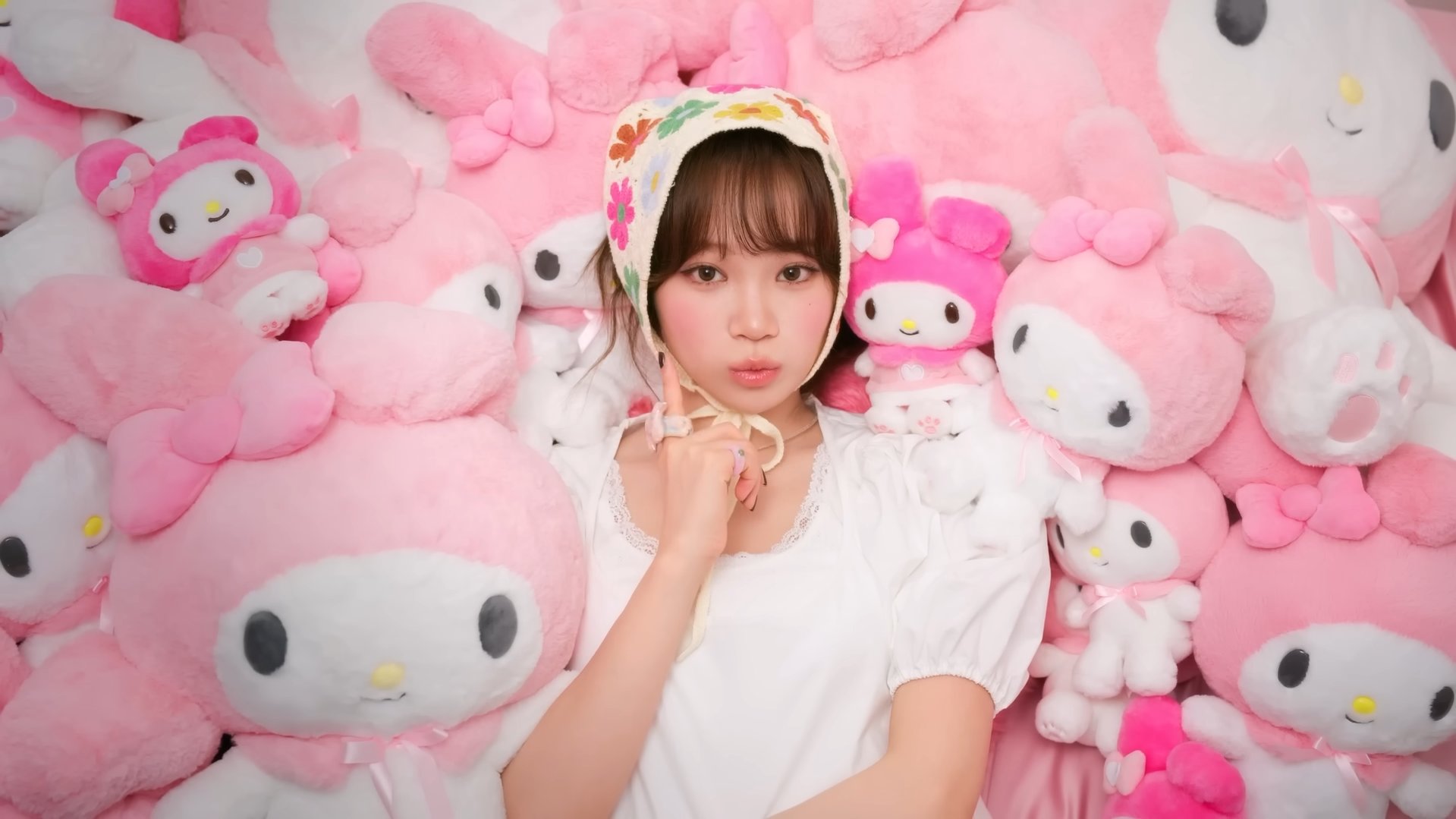 ルセラフィム different マイメロ クロミ チェウォン ルセラフィム LE SSERAFIM DIFFERENT チェウォン マイメロクロミ