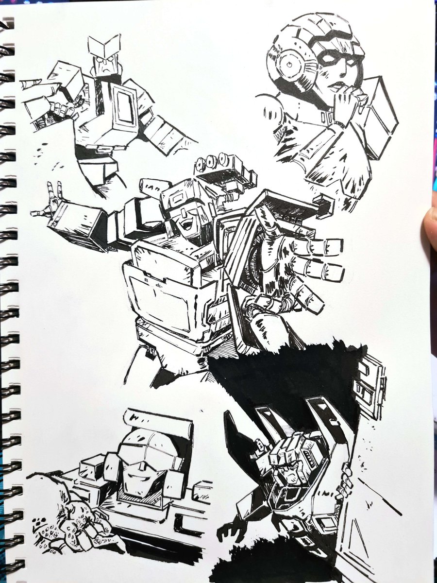 PT_Pazza's tweet image. Tried out inking some Jorge Corona studies
#Transformers #Skybound