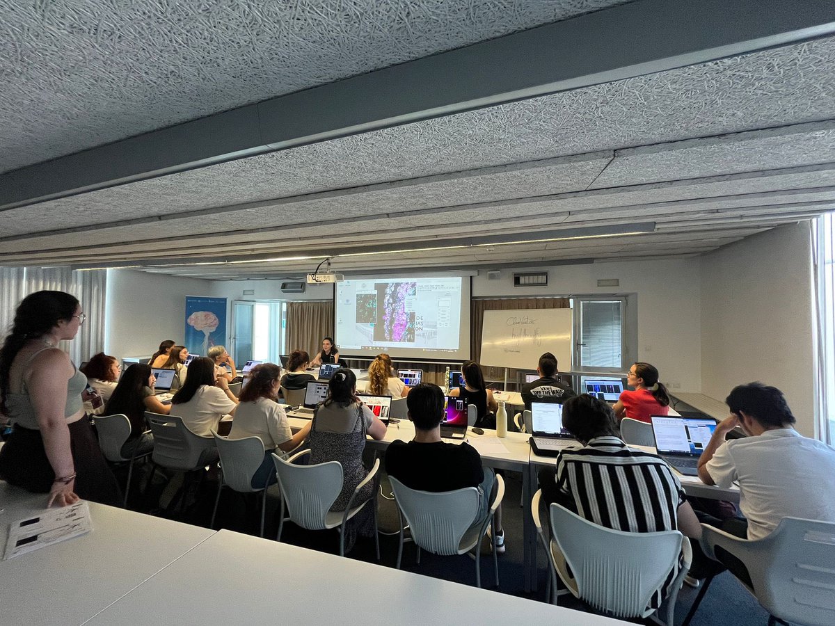 🧠 The Fiji/ImageJ course has officially started, organised by <a href="/IBSAL_IIS/">IBSAL</a> and the iBRAINS–INCYL Unit of Excellence.

With <a href="/JorgeVaGL/">Jorge Valero</a> —coordinator and guarantor of the unit— and the support of Lab 7, we’re ready to explore the power of image analysis! 

🔬