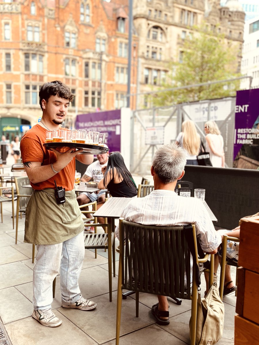 Fancy a taste of #summerinaglass ? 

Come and grab a sample from us at the bar 🍺

foundershall.co.uk/?modal=booking

#SummerInAGlass #TropicCrush #CaskAle
#JWLeesBrewery #SeasonalAle