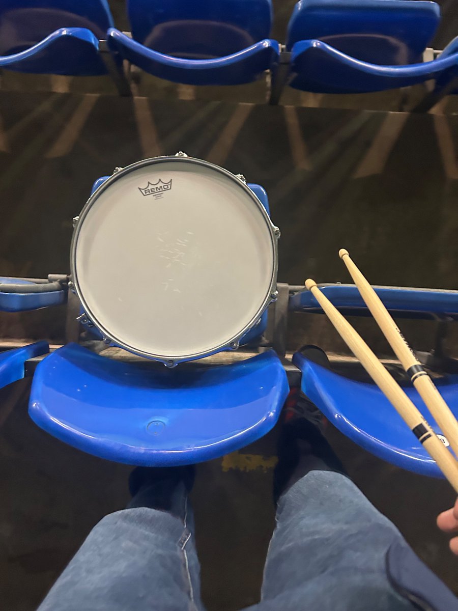 r0wanoufc tweet media