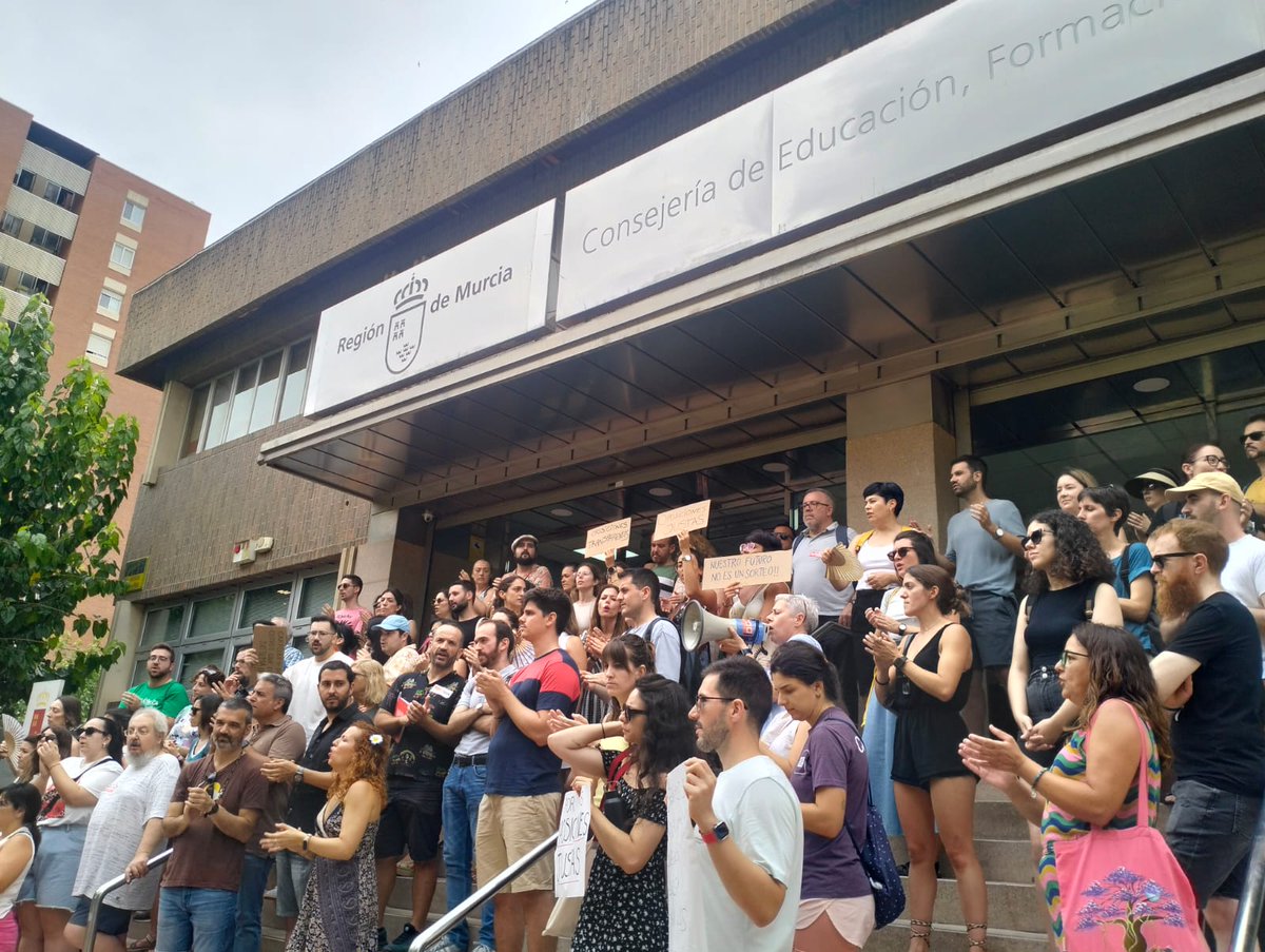 Onda Regional (@ormurcia) on Twitter photo Nueva protesta de los opositores de Secundaria contra el sistema de las pruebas en la Región <a href="/CCOORM/">CCOO Región Murcia</a> <a href="/SIDIMURCIA/">SIDIMURCIA</a> <a href="/STERM_La_Inters/">STERM Intersindical</a> <a href="/AIDMUR/">AIDMUR ✊</a>
orm.es/informativos/n… a través de @ormurcia Nueva protesta de los opositores de Secundaria contra el sistema de las pruebas en la Región <a href="/CCOORM/">CCOO Región Murcia</a> <a href="/SIDIMURCIA/">SIDIMURCIA</a> <a href="/STERM_La_Inters/">STERM Intersindical</a> <a href="/AIDMUR/">AIDMUR ✊</a>
orm.es/informativos/n… a través de @ormurcia