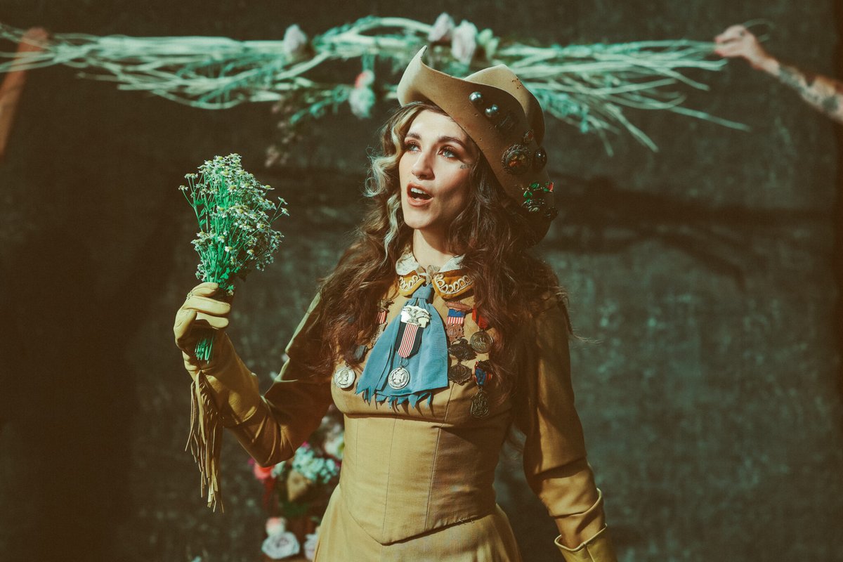 Melodic Magazine (@melodicmag) on Twitter photo This week's On Your Radar artist is <a href="/SierraFerrell/">Sierra Ferrell</a>! After sweeping the 2025 Grammys with her album 'Trail Of Flowers,' Ferrell is now on the road for her Shoot For The Moon Tour. Read all about Ferrell here! melodicmag.com/on-your-radar/… This week's On Your Radar artist is <a href="/SierraFerrell/">Sierra Ferrell</a>! After sweeping the 2025 Grammys with her album 'Trail Of Flowers,' Ferrell is now on the road for her Shoot For The Moon Tour. Read all about Ferrell here! melodicmag.com/on-your-radar/…