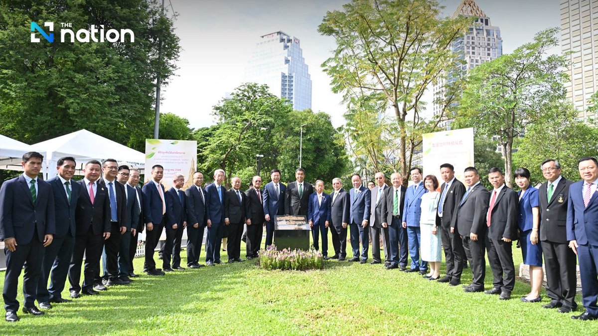 Thenationth's tweet photo. Bangkok and Shantou Commemorate 25 Years of Friendship with Symbolic Tree Planting
#Bangkok #BMA #Thailand #BangkokShantou #CityDiplomacy #FriendshipTree #GreenCities #ThailandChina #LumphiniPark
Read more : https://t.co/OwmS0bewCx https://t.co/BklYHbtuHN