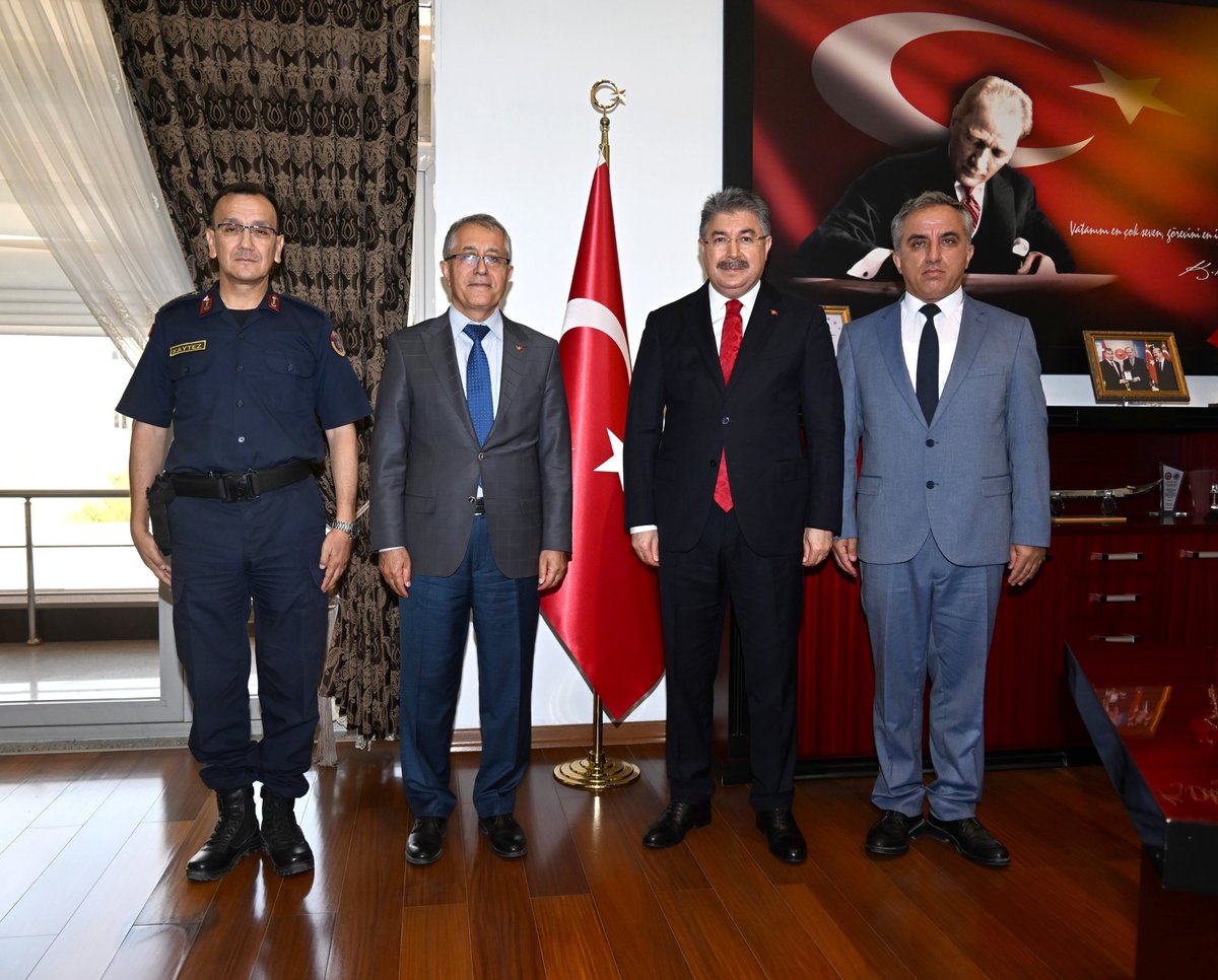 Jandarma Asayiş Vakfı (@janasvak) on Twitter photo JAV Osmaniye İl TemsilcilikOnursal Başkanı Vali SayınDr. Erdinç Yılmaz; İl JandarmaKomutanı Alb. Şener Kaytez, JAVGenel MüdürüMehmet Boyraz ve Temsilcilikler Müdürü İsmail Karaca tarafından ziyaret edilmiştir.Ziyarette Vakıf faaliyetleri hakkında görüşülmüştür. <a href="/OsmaniyeValilik/">TC Osmaniye Valiliği</a> JAV Osmaniye İl TemsilcilikOnursal Başkanı Vali SayınDr. Erdinç Yılmaz; İl JandarmaKomutanı Alb. Şener Kaytez, JAVGenel MüdürüMehmet Boyraz ve Temsilcilikler Müdürü İsmail Karaca tarafından ziyaret edilmiştir.Ziyarette Vakıf faaliyetleri hakkında görüşülmüştür. <a href="/OsmaniyeValilik/">TC Osmaniye Valiliği</a>