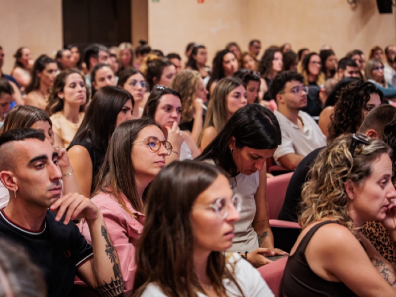 Treball (@treballcat) on Twitter photo 📢 Més de 20.000 joves que havien deixat d'estudiar i tampoc treballaven s'han reinserit gràcies al programa Noves oportunitats d' <a href="/ocupaciocat/">Ocupació</a>
✅ El Programa es va posar en marxa fa 10 anys en el marc de l’Estratègia Europa-2020 de la UE i <a href="/OECD/">OECD ➡️ Better Policies for Better Lives</a>
Més ℹ️ gen.cat/44DqXzM 📢 Més de 20.000 joves que havien deixat d'estudiar i tampoc treballaven s'han reinserit gràcies al programa Noves oportunitats d' <a href="/ocupaciocat/">Ocupació</a>
✅ El Programa es va posar en marxa fa 10 anys en el marc de l’Estratègia Europa-2020 de la UE i <a href="/OECD/">OECD ➡️ Better Policies for Better Lives</a>
Més ℹ️ gen.cat/44DqXzM