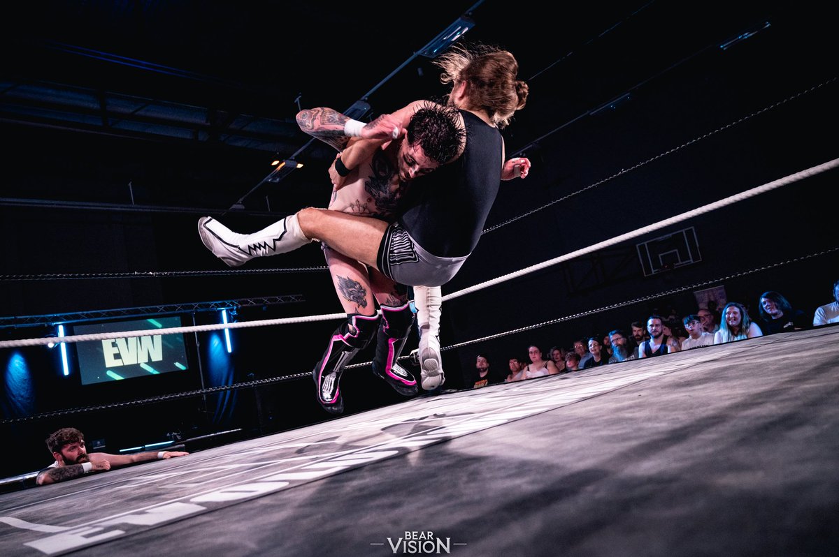 evolutionwres's tweet image. 📍 August 30th | Hanham Community Centre, Bristol
We got a glimpse at GL1… but on August 30th, it’s official:
Tommy Sykes vs Scotty Rawk – One-on-one for the first time.
🎟 Tickets available now:
👉 buytickets.at/evolutionwrest…