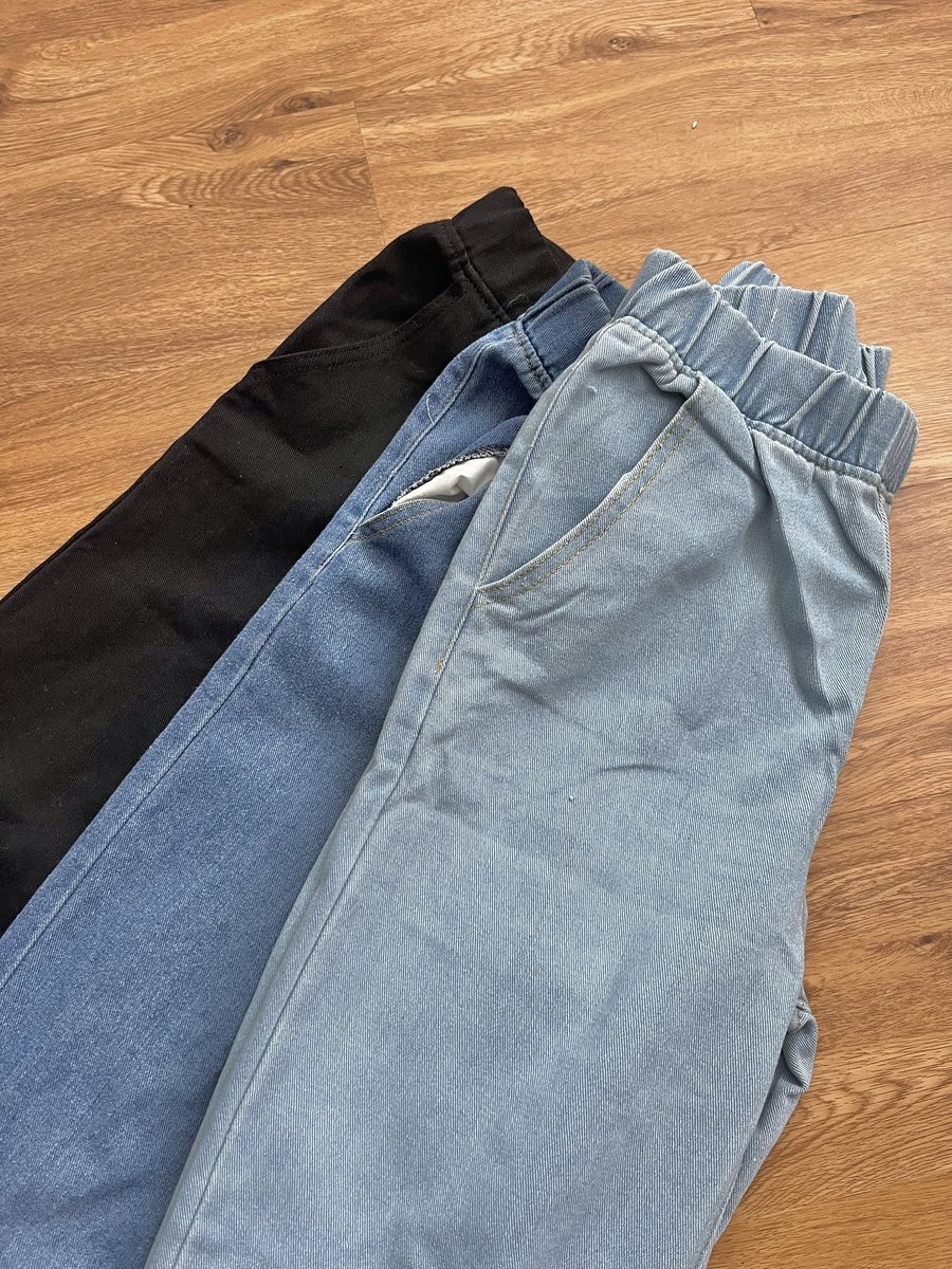 theothermimi_'s tweet photo. Memang dah tak beli jeans mahal2 sebab dah jumpa lubuk jeans murah sedap pakai✨

Yang suka pakai jeans tak ketat tapi still ada cutting yang buat kaki nampak panjang — 💯 worth to buy berhelai2!!! https://t.co/dGOt4IN8pf