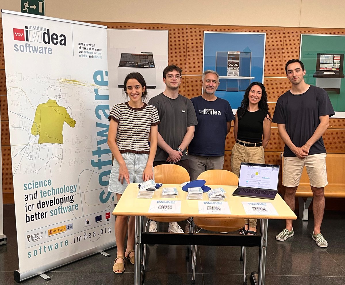 🔵 El 4 y 5 de julio tuvo lugar la XI edición del concurso de programación <a href="/_AdaByron_/">adabyron</a>  en la Facultad de Informática de la <a href="/unicomplutense/">Complutense</a>, con los 42 mejores equipos de programación de toda España.
