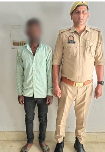 sitapurpolice's tweet image. #SitapurPolice विभिन्न थानों की पुलिस टीमों द्वारा 05 वांछित/वारण्टी अभियुक्तों को गिरफ्तार कर चालान मा0 न्यायालय किया गया।  #UPPolice #SafeSitapur #BehindBars #NoMoreCrime
@Uppolice
@dgpup
@adgzonelucknow
@Igrangelucknow