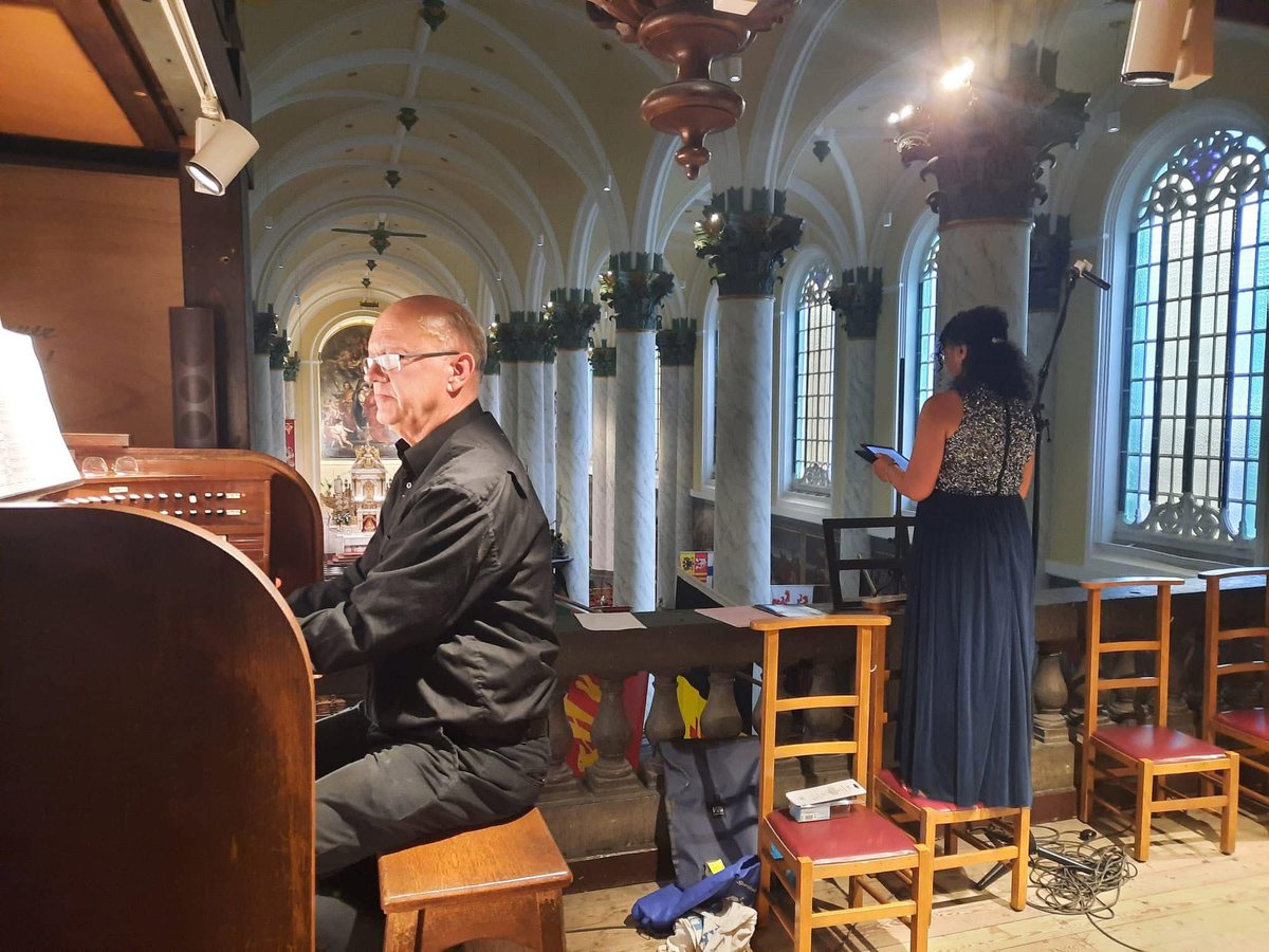 SandraDebbyGracia de Lima tweet media