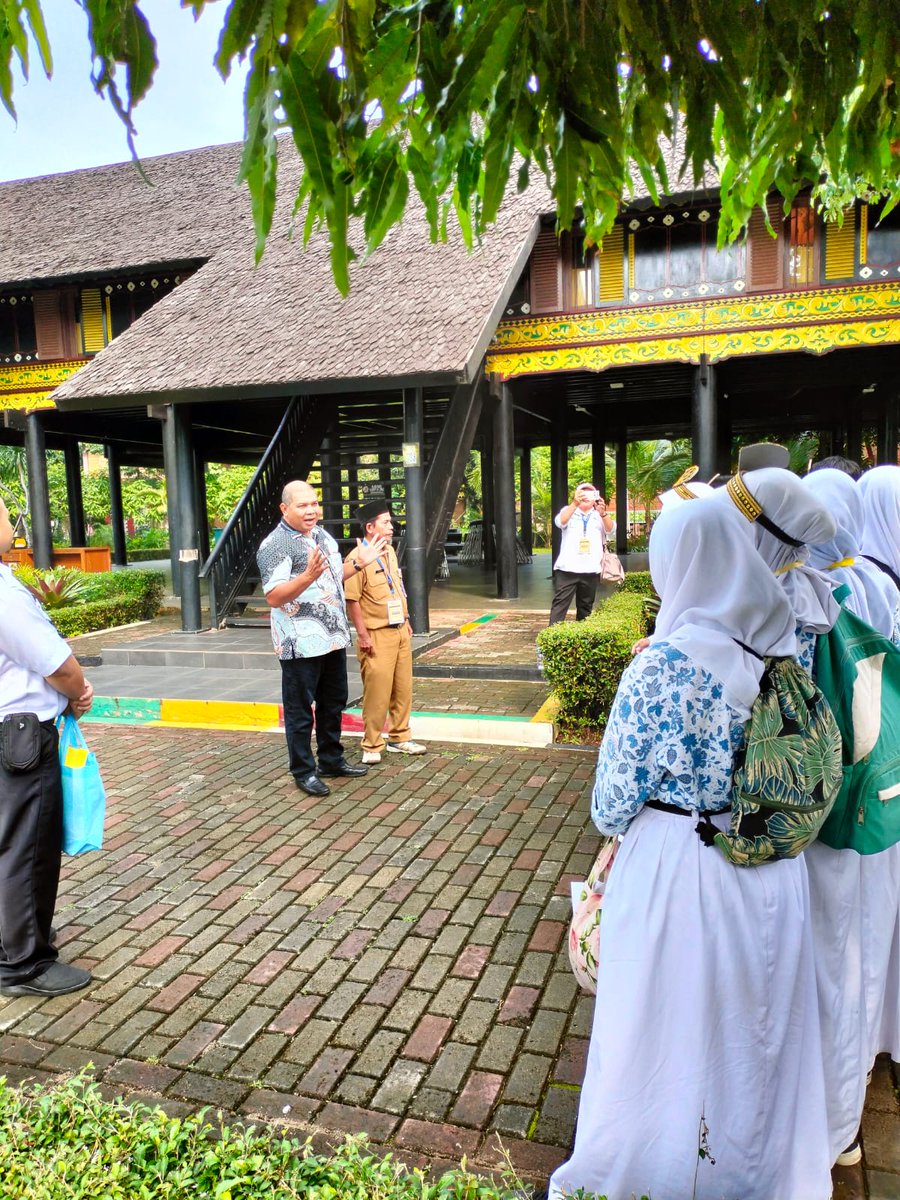Anjungan Pemerintah Aceh TMII tweet media