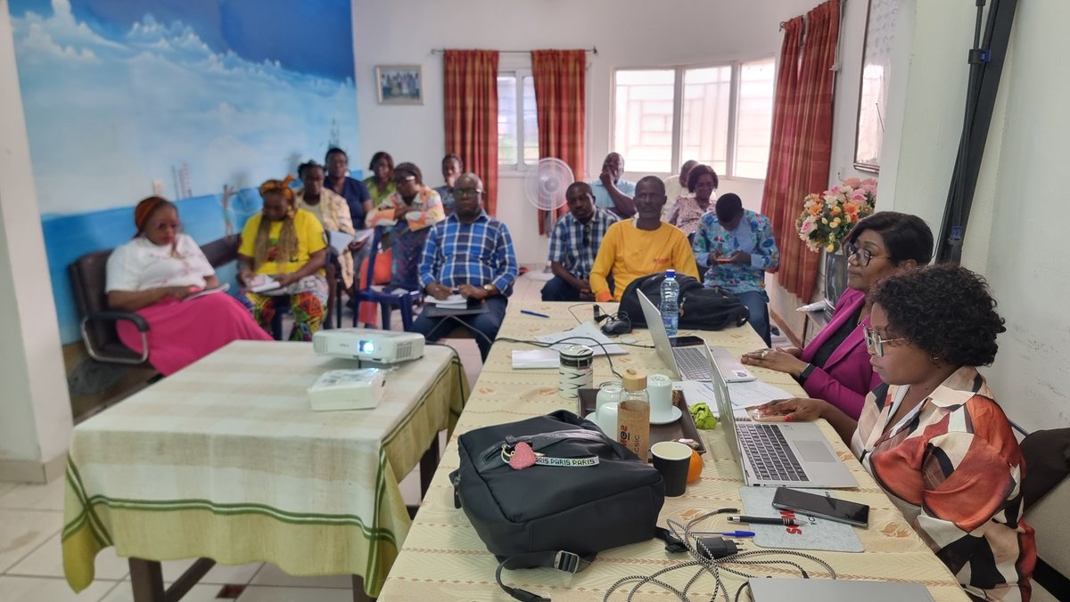 EarthshotPrize's tweet image. Thanks to @wildaid, Fisheries inspectors in Gabon are now better equipped to protect marine resources following intensive WildAid-led workshops!
The training strengthened patrol strategies, vessel inspections, and legal coordination, a key step in safeguarding Gabon’s coastline!