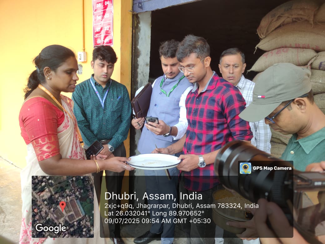 Smt. Priya Jacob, Director (Logistics), DoFPD, GoI, and Shri Gaurav Sharma, Section Officer (Storage-III), visited CWC Dhubri, FPS and PPC as part of the Aspirational District programme to review route optimization in PDS logistics. #PDS #DoFPD
<a href="/FCI_India/">Food Corporation of India</a>
<a href="/AssamFci/">Food Corporation of India Assam</a>
<a href="/fci_ne/">Food Corporation of India, Zonal Office(NE)</a>