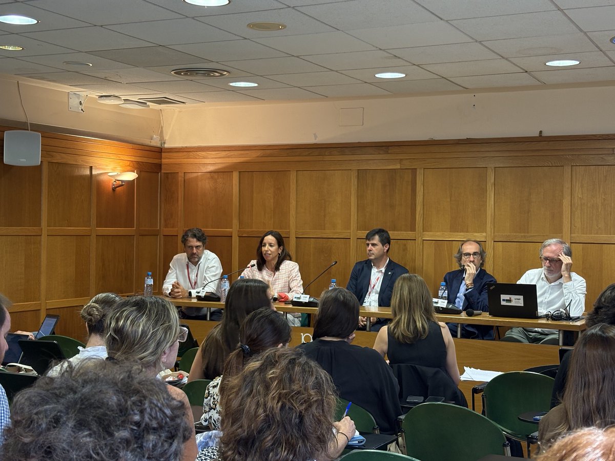 #MSDEspaña ha participado en el encuentro “Salud Digital basada en valor” organizado por la <a href="/UIMP/">UIMP</a> en Santander. Un espacio clave para debatir sobre #TransformaciónDigital, #Interoperabilidad, #IAenSalud y nuevos modelos de gestión asistencial.