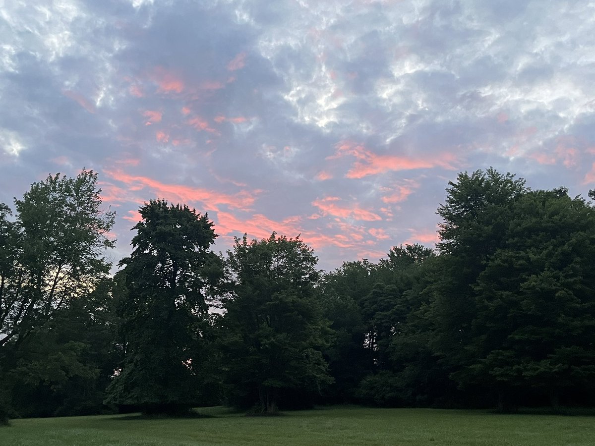 Beautiful morning skies around Waynesburg. 

Enjoy your day!