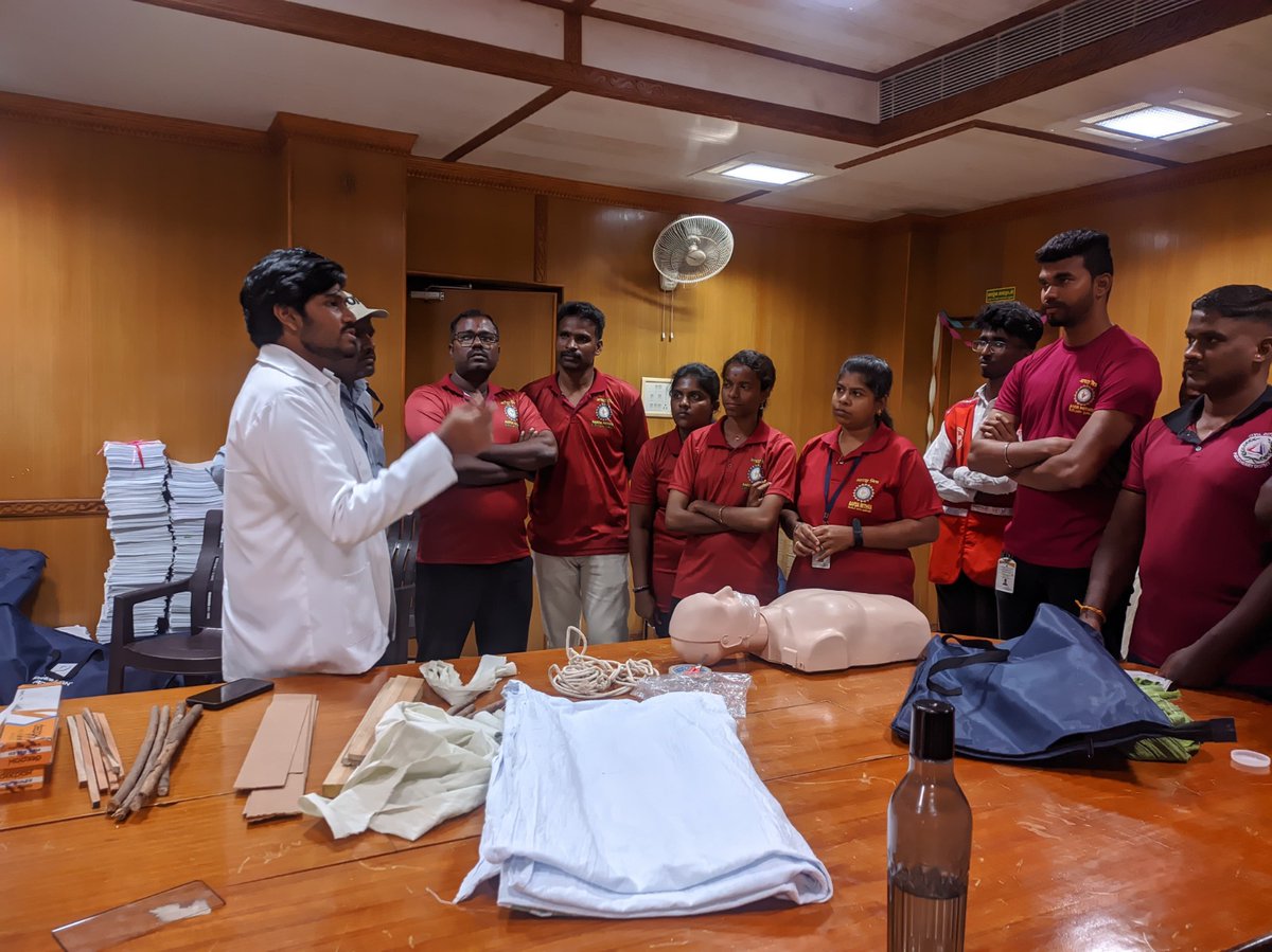 OfficialJipmer's tweet image. 🚨 INDIA-EMS @ Puducherry | 08.07.2025
“One Responder, One Village” by JIPMER empowers locals with life-saving CPR & trauma care skills.
In partnership with DHFWS & District Admin, building resilient communities from the ground up.
#JIPMER #INDIAEMS #OROV #EmergencyCare