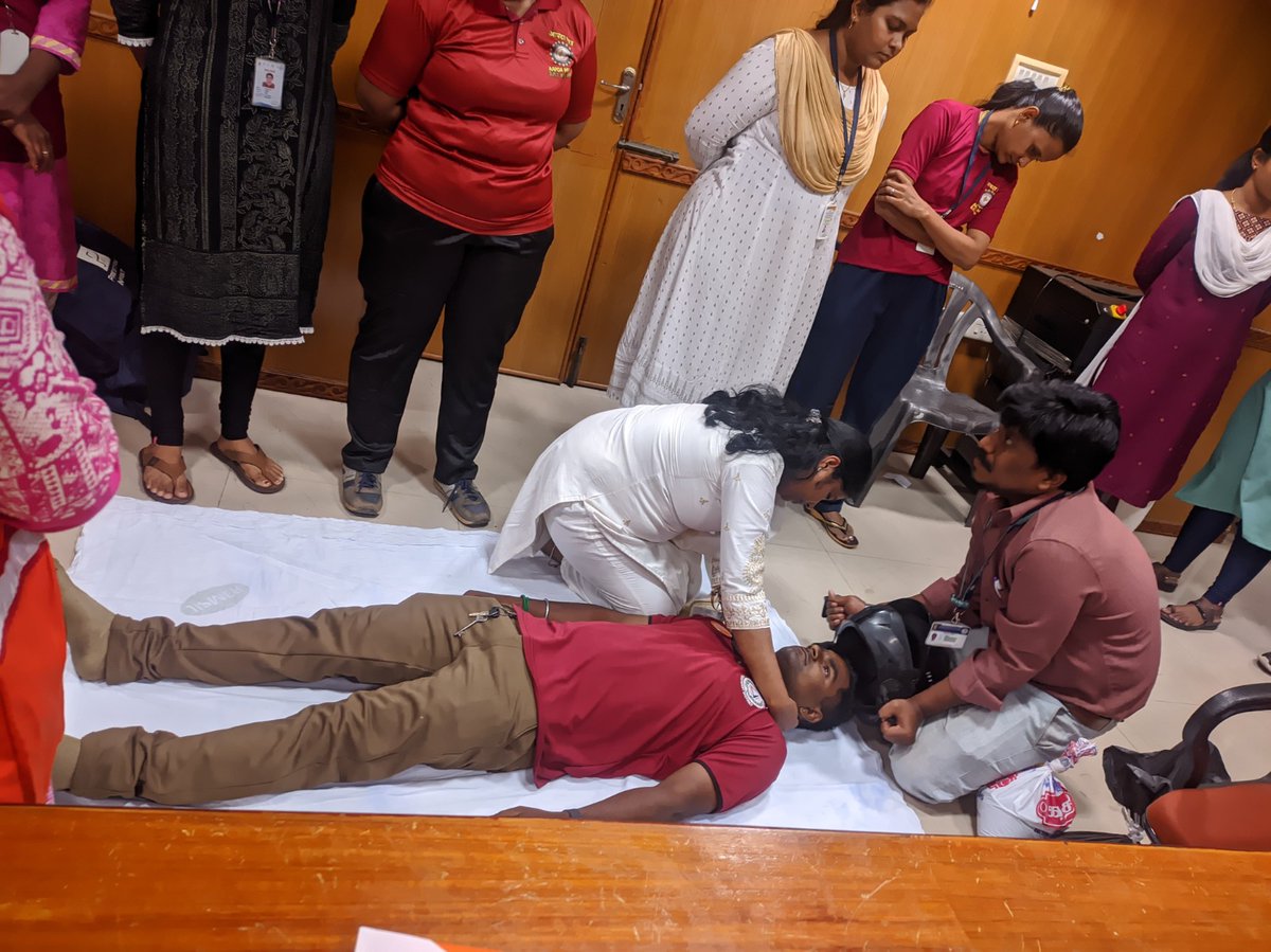 OfficialJipmer's tweet image. 🚨 INDIA-EMS @ Puducherry | 08.07.2025
“One Responder, One Village” by JIPMER empowers locals with life-saving CPR & trauma care skills.
In partnership with DHFWS & District Admin, building resilient communities from the ground up.
#JIPMER #INDIAEMS #OROV #EmergencyCare