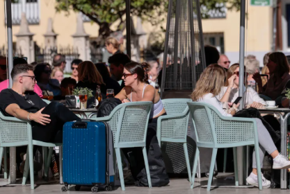 Fundación IDIS (@idisalud) on Twitter photo ¿Vacaciones con FOMO? Aunque el verano suele ser sinónimo de descanso, también puede generar presión por no “perderse nada”. Desde <a href="/Cigna_Espanol/">Cigna Healthcare en Español</a> nos invitan a practicar el JOMO: disfrutar de desconectar y priorizar el bienestar 💚
¿Te sumas?
👉 Descubre cómo: ¿Vacaciones con FOMO? Aunque el verano suele ser sinónimo de descanso, también puede generar presión por no “perderse nada”. Desde <a href="/Cigna_Espanol/">Cigna Healthcare en Español</a> nos invitan a practicar el JOMO: disfrutar de desconectar y priorizar el bienestar 💚
¿Te sumas?
👉 Descubre cómo: