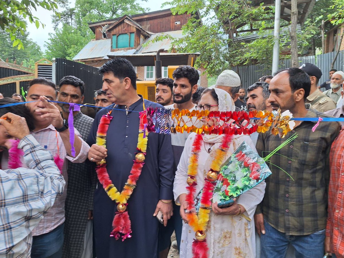 Hon’ble MLA Pahalgam Altaf Kaloo (<a href="/altaf_kaloo/">Altaf Kaloo (AK)</a>) inaugurated multiple roads in Shumhal, Aishmuqam, aimed at enhancing connectivity and easing transportation for the local population. He was accompanied by officials from the R&amp;B Department, who briefed him on the scope and quality