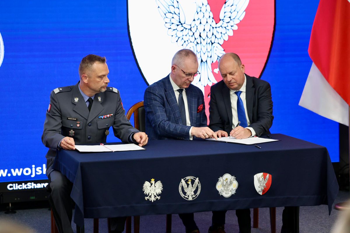pawelbejda's tweet image. ‼️@AgencjaUzbr podpisała dziś umowę z Konsorcjum: KenBIT Sp. z o.o. i ELTA SYSTEMS LTD. na dostawę 18 brzegowych radarów obserwacji nawodnej i celów niskolecących! 🇵🇱 Izraelskie radary ELM-2238X STAR-X znacząco wzmocnią nasze zdolności obronne. 🚀
@MON_GOV_PL @Polska_Zbrojna
