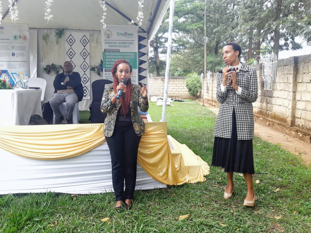 Rwamagana: ku kigo cya Ndashoboye Hubs kiri mu Murenge wa Muhazi, hari abagore 60 bahuguwe na Empower Rwanda ifatanyije na Mercy Corps Energy 4Impacts ari nayo yateye inkunga umushinga Ficcars Programe ugamije gufasha abagore kubona ibicanwa bikora vuba kandi bitanduza ikirere,