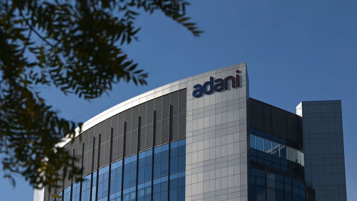 chitralekhamag's tweet image. અદાણી જૂથની રાજ્યમાં PVC પ્લાન્ટ સ્થાપવાની યોજના...
#AdaniGroup #PVCPlant #PetroleumCluster #Gujarat #Industrialist #GautamAdani #Implemention #AEL #Production #AdaniEnterprises #Chitralekha

chitralekha.com/news/adani-gro…