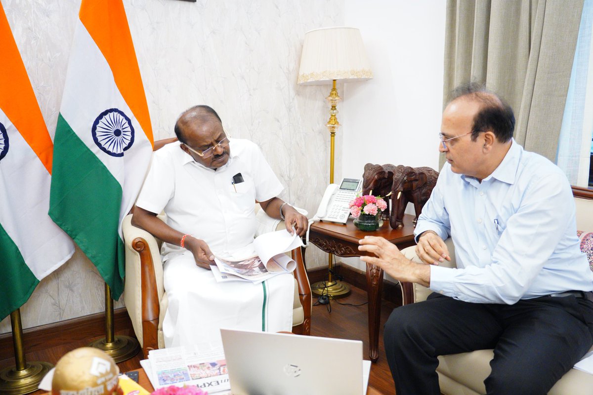 Chaired a review meeting of Cement Corporation of India Ltd.

Held discussions on ongoing operations, plant efficiency, and the way forward to strengthen CCI’s contribution to national infrastructure and regional development.

CCI has a vital role to play in our vision of