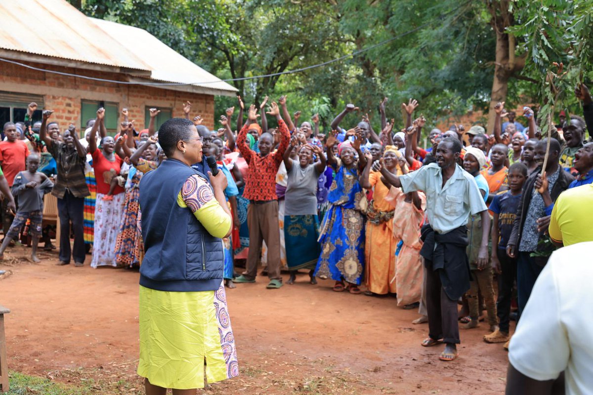 AnitahAmong's tweet image. This afternoon, I visited several villages in Bugaya Subcounty, Budiope East, to engage with the community about government development initiatives under the visionary leadership of H.E. Yoweri Kaguta Museveni. I urged the people to vote peacefully and wisely by electing Members…