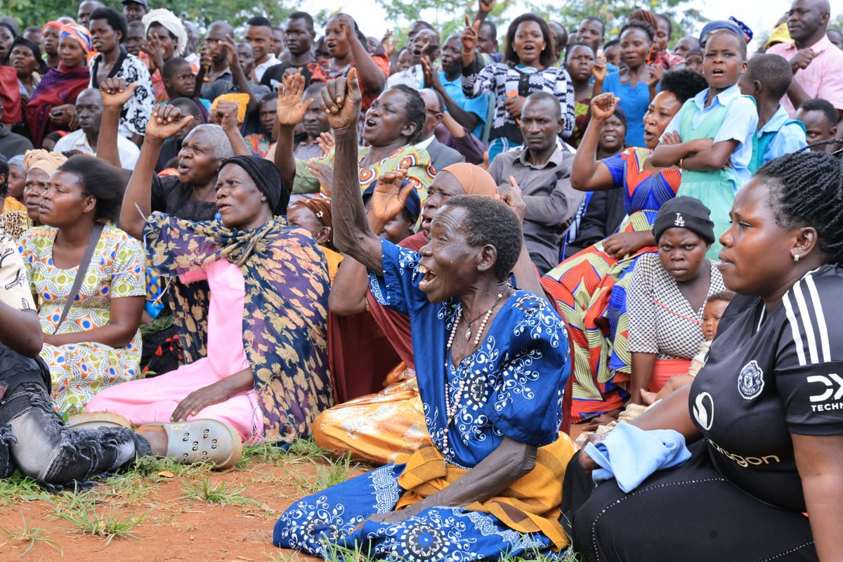 AnitahAmong's tweet image. This afternoon, I visited several villages in Bugaya Subcounty, Budiope East, to engage with the community about government development initiatives under the visionary leadership of H.E. Yoweri Kaguta Museveni. I urged the people to vote peacefully and wisely by electing Members…