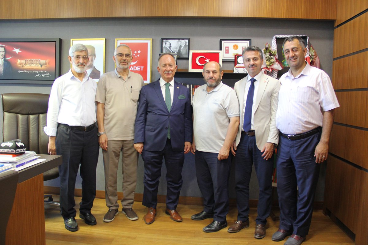 🚩 TBMM

Şuurlu Öğretmenler Derneği (ÖĞDER) Genel Başkanı Numan Gökmen ve Yönetim Kurulu Üyeleri TBMM çalışma ofisimizde ziyaretimize geldiler.
Nazik ziyaretlerinden dolayı kendilerine teşekkür ediyorum.