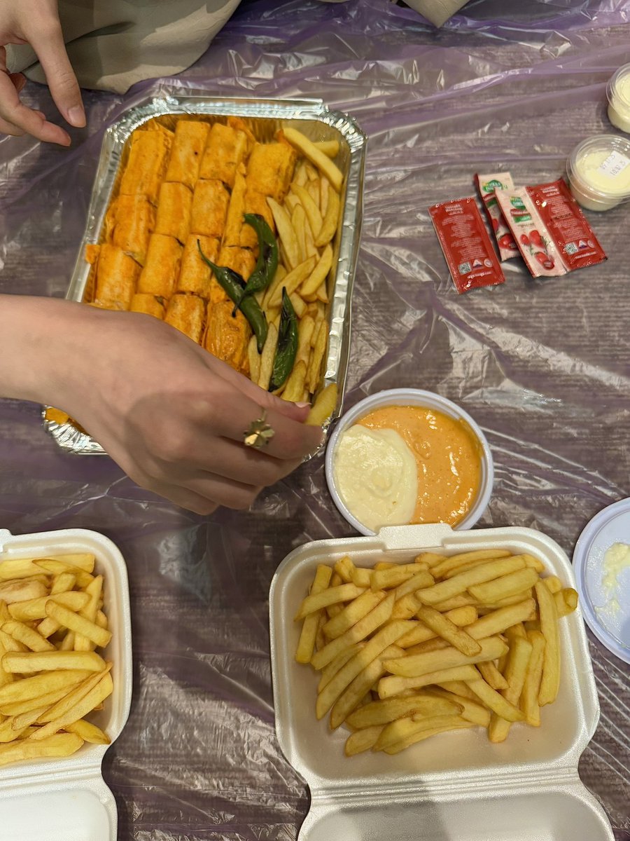 جلسة مابها نفس ثقيلة فيها نفس ثومية