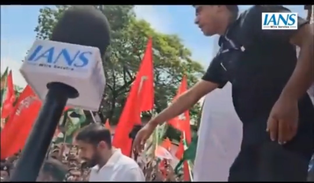 कन्हैया कुमार की जाति का वोट India गठबंधन को नहीं मिलेगा,
इसीलिए उनको मंच पर नहीं चढ़ने दिया गया,

बिहार के एक बहुत बड़े नेता ने अभी फोन करके बताया है,