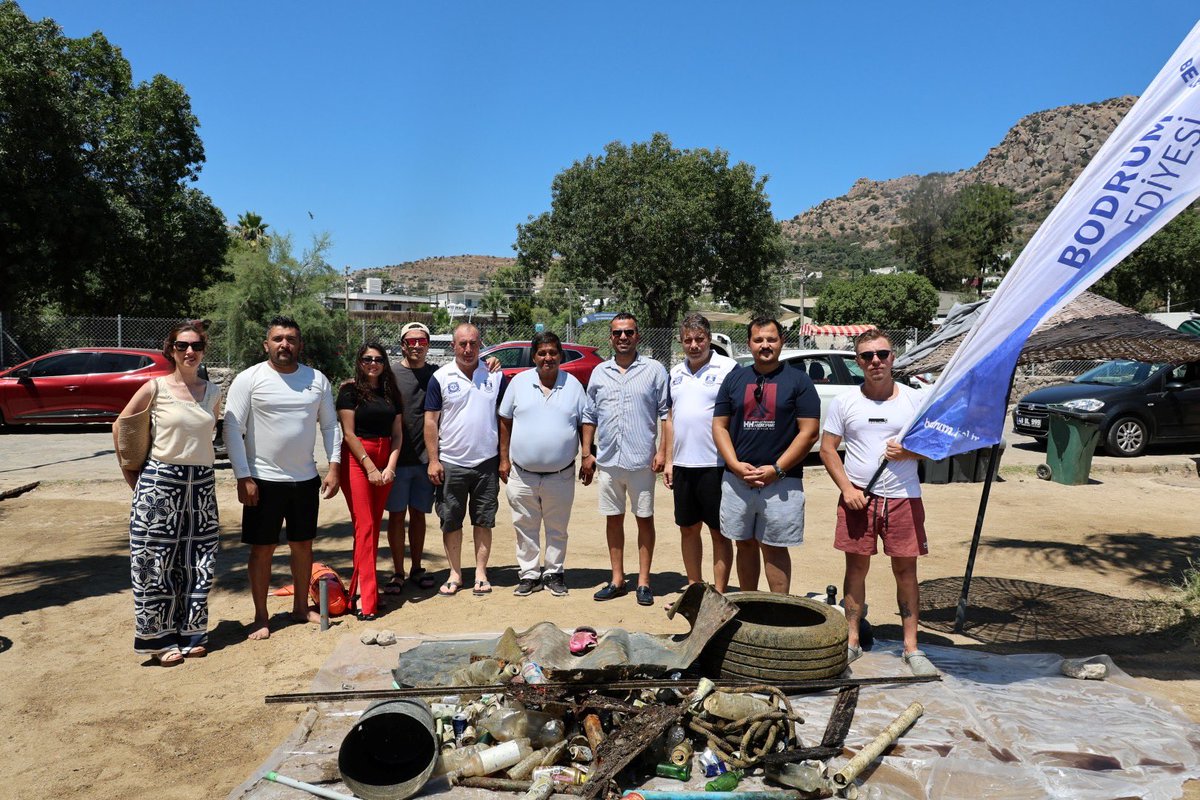 Belediyemiz tarafından on bir yıldır sürdürülen Deniz Dibi Temizliğinin bu yılki 9’uncu etabı, Türkbükü sahilinde yapıldı.

Destek Hizmetleri ve Temizlik İşleri Müdürlüğü organizasyonuyla gönüllü dalış ekibi tarafından yapılan etkinlikte denizden 98 kilogram atık çıkarıldı.