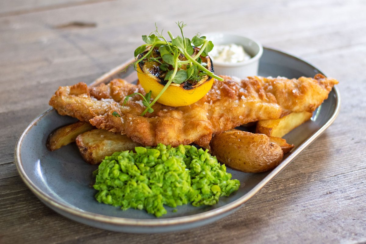 BottleGlassPub's tweet image. Treat yourself to our weekly offers on B&G favourites! β¨π
π₯© Steak Special | Every Wednesday
π B&G Burger Club | Every Thursday
π Fish & Chip Fryay | Every Friday
Which one are you choosing?
Book now π΄ bit.ly/3ke9bgX