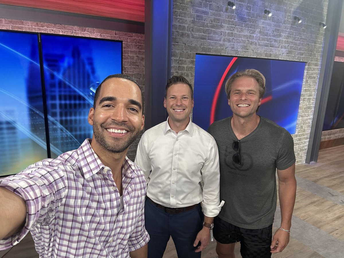 MichaelEstimeWX's tweet image. Loved my visit to @FOX2News ! My ❤️ is full! Such a blast spending time w/@alongstreetfox2 , @dkevrafox2 & recording a WeatherBoys Podcast (coming soon!)
Seeing @rooprajfox2 , @langeamyFOX2 & @charlielangton brought back SO MANY memories🎉
Until next time Detroit, I love you!
