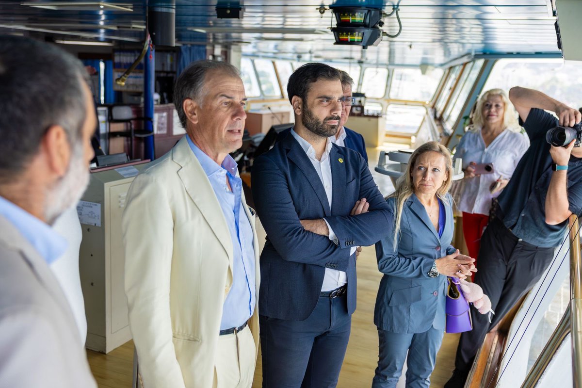 ⚓ Uspostavljanje pomorske linije Bar–Ankona značajno će unaprijediti povezanost Crne Gore 🇲🇪 i Italije 🇮🇹
🌊 Ovo je četvrta pomorska linija otvorena ove sezone, što jasno pokazuje posvećenost <a href="/VladaCG/">Vlada Crne Gore</a> razvoju pomorskog saobraćaja.